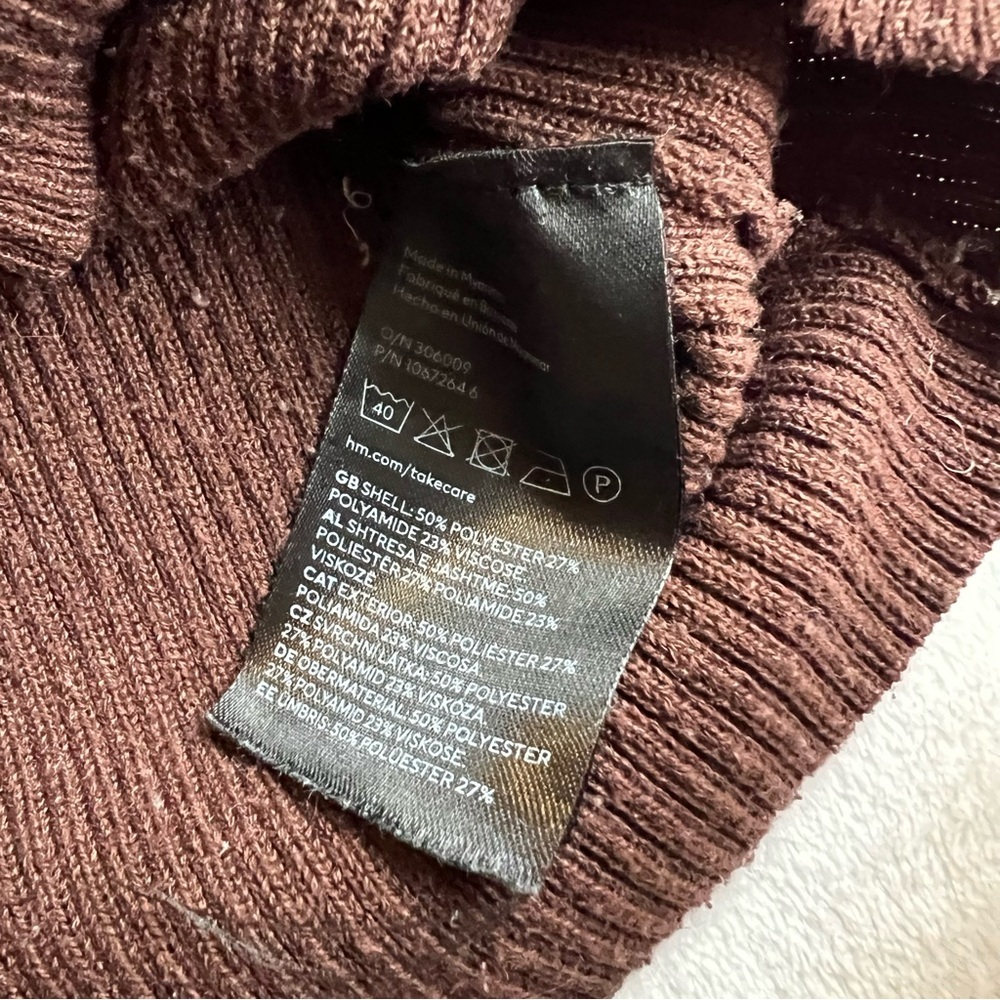 H&M Divided Ribbed Cropped Mock Neck Sweater - Picture 6 of 7